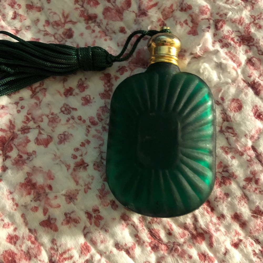 Emerald Green Vintage-Style Glass Scent Bottle with Tassel